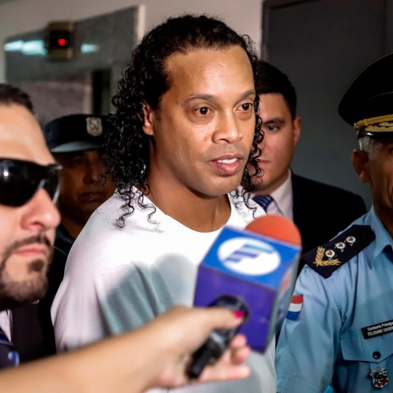 Un asesino y un ladrón le ganan un partido a Ronaldinho en prisión