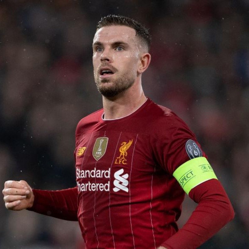 Henderson, capitán del Liverpool, organizó un fondo común para luchar contra el coronavirus