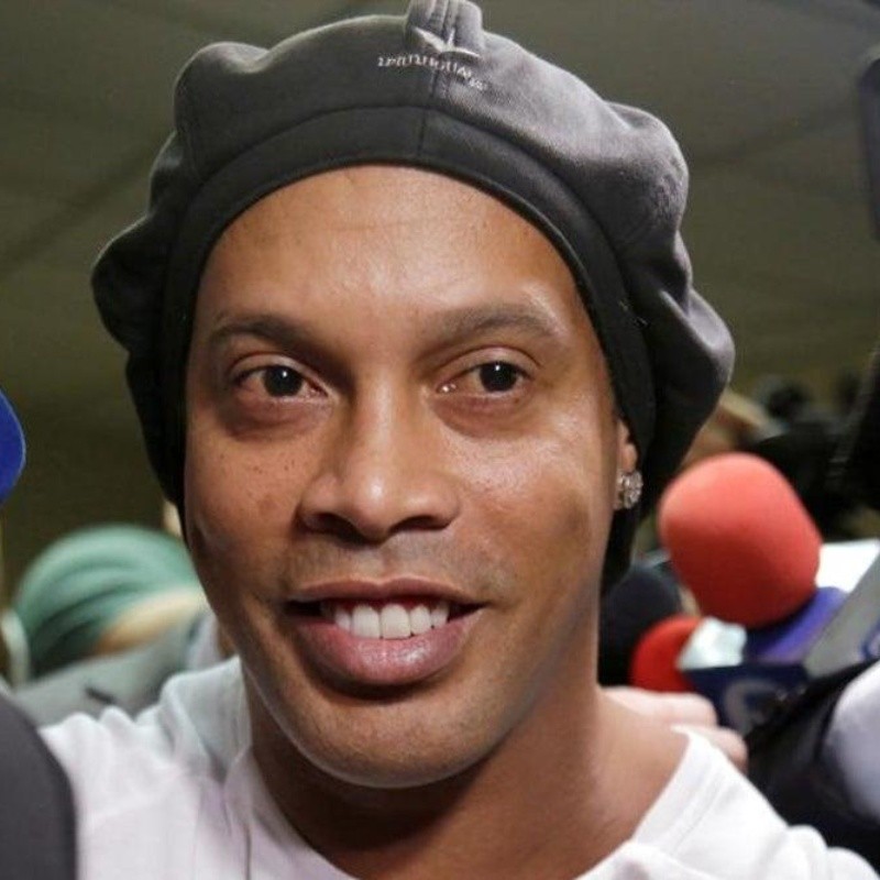 Ronaldinho se va de prisión: pagó una fianza y hará arresto domiciliario