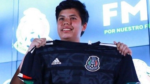 ¡A otro nivel! Chivas tiene un entrenador pro del FIFA 20