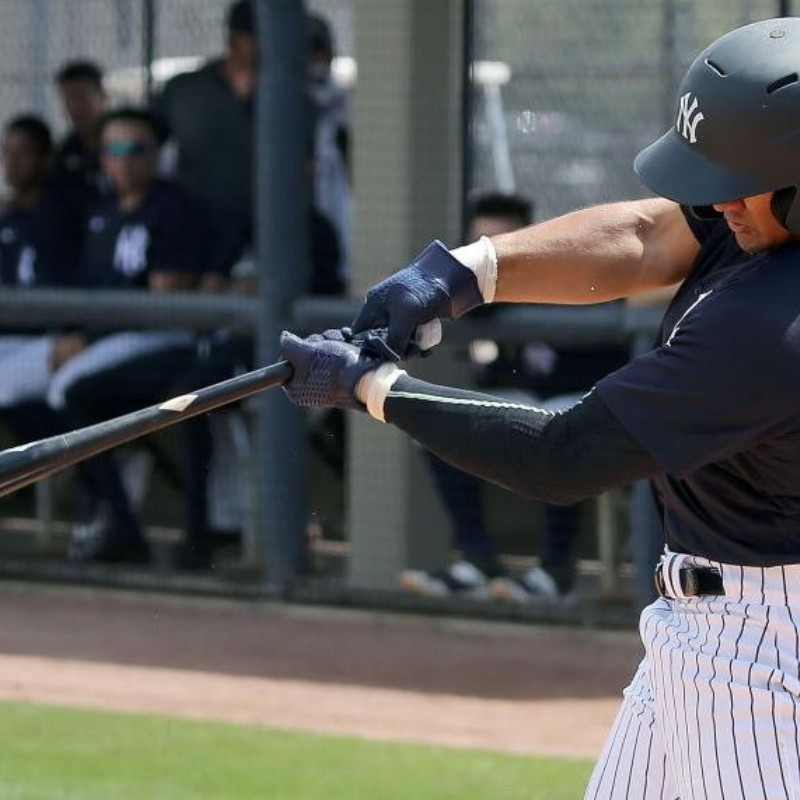 La joven estrella de los Yankees mete miedo con batazo en cuarentena