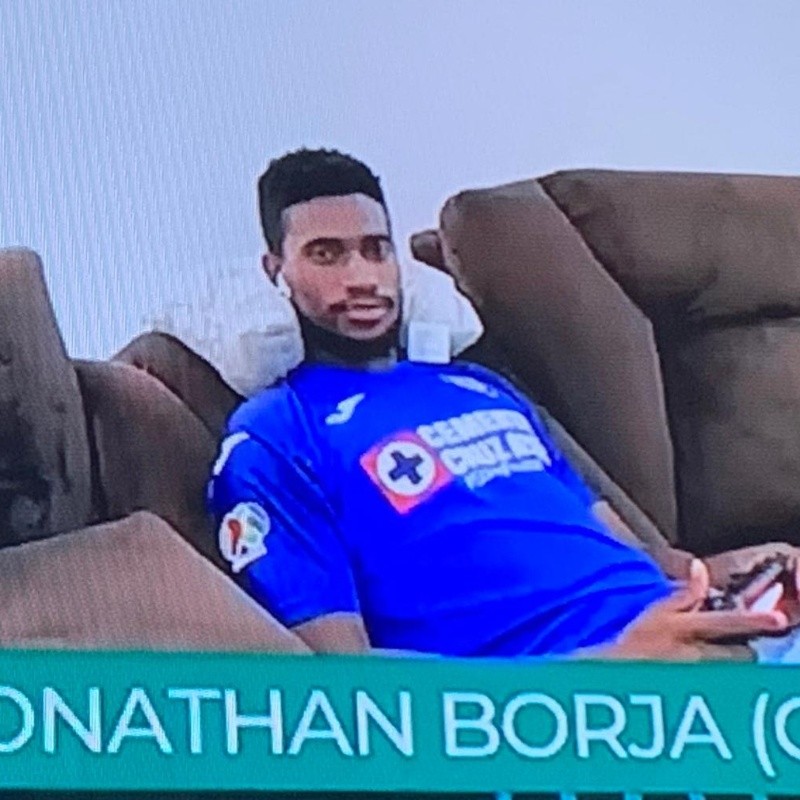 Los memes castigan al Cruz Azul de Borja