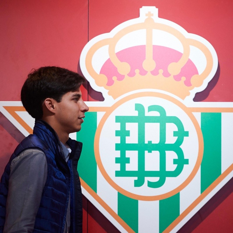 El director de contenido del Betis reveló que el fichaje de Diego Lainez  provocó una locura incontrolable en las redes sociales