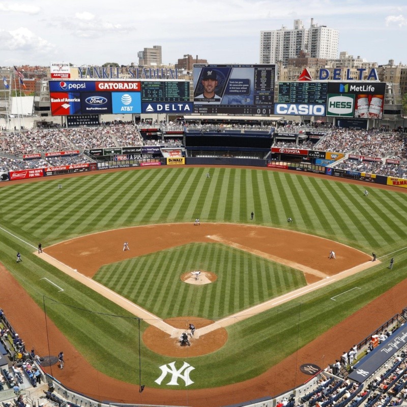 Alcalde de Nueva York ve lejos el regreso de los fanáticos al estadio