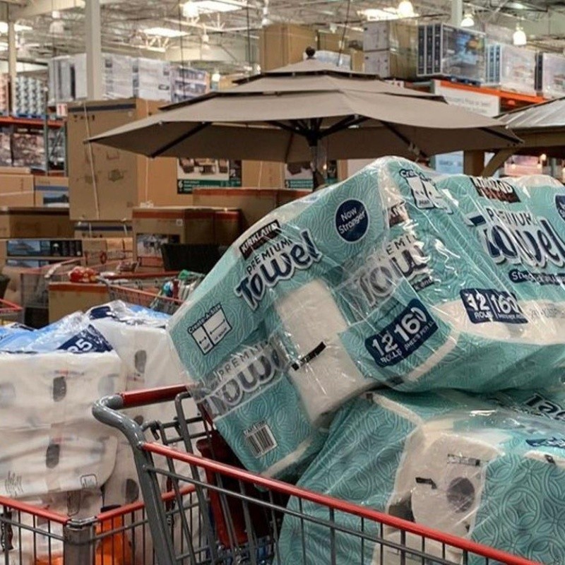 Por aprovecharse de la situación un hombre compró más rollos de papel higiénico y todo salió mal