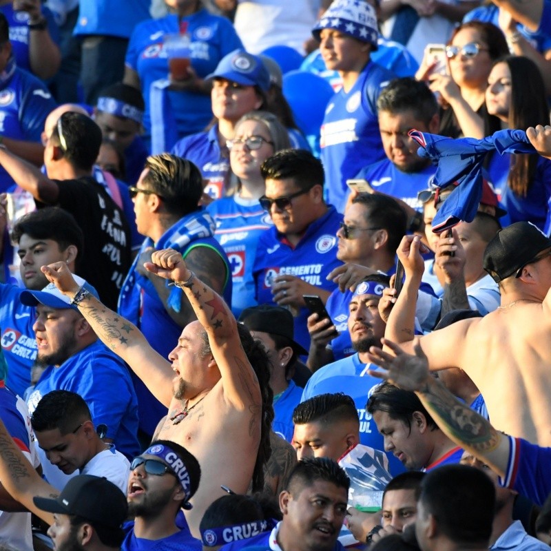 Ya no se lo toman a broma: el fastidio de aficionados de Cruz Azul