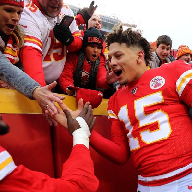 Celebra Kansas: los Chiefs ejercieron la opción del quinto año de Mahomes