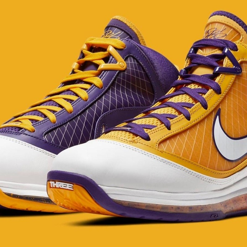 Un lujo: las nuevas zapatillas de LeBron con los colores de los Lakers