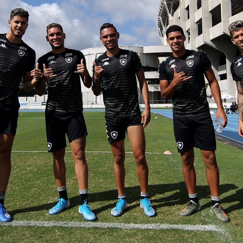 Sassuolo-ITA entra em cena por atacante do Botafogo