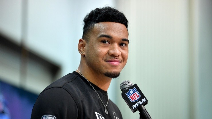 Tagovailoa firmó contrato con los Dolphins