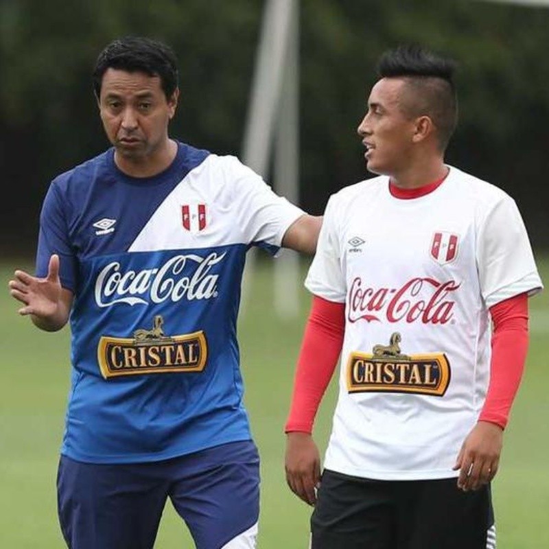 Solano recomienda a Cueva: "A Riquelme le puede llegar a gustar en Boca"