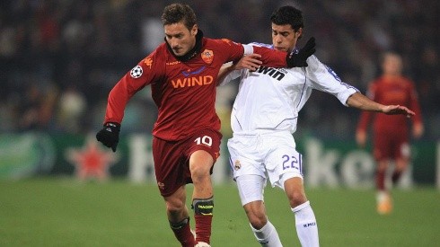 Francesco Totti enfrentando a Real Madrid.