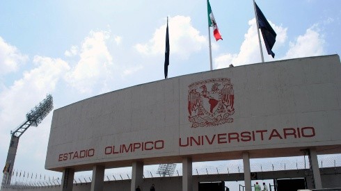 Fachada del Estadio Universitario