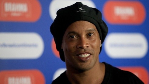 Ronaldinho volta a utilizar redes sociais e dá boa sorte a magnata árabe