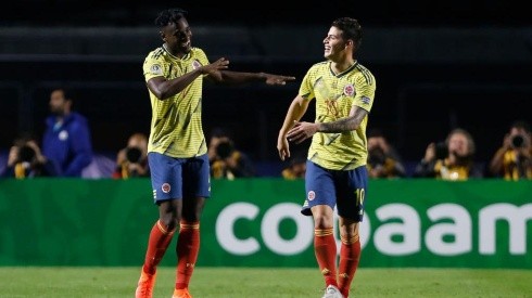 Duván Zapata y James Rodríguez, juntos en la Selección Colombia.