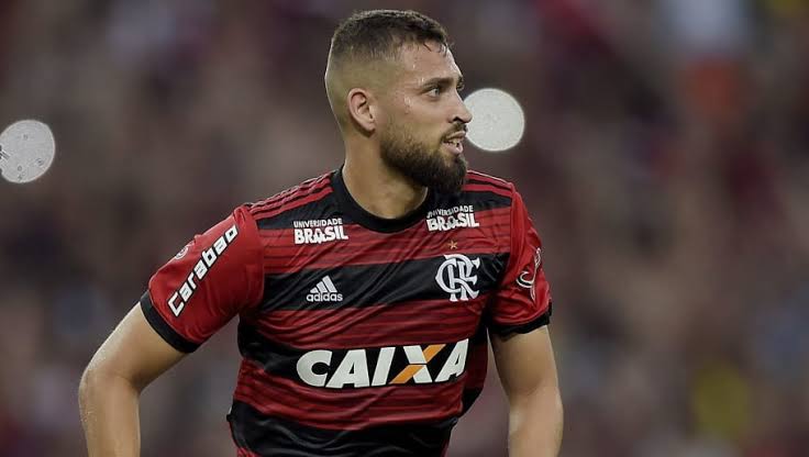 Flamengo acerta empréstimo de Rafael Santos com Apoel