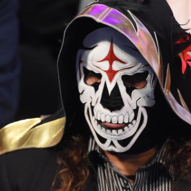 Hija de La Parka revela la identidad del legendario luchador en TikTok