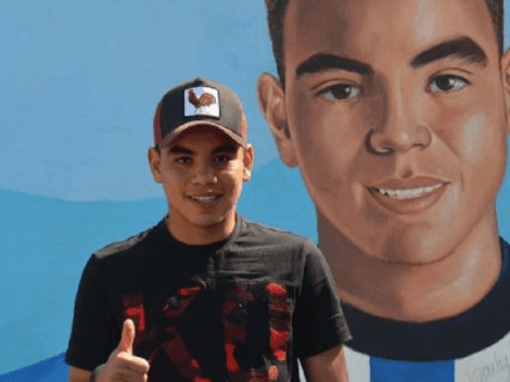 Carlos Rodríguez y el mural que le hicieron luego del Mundial de Clubes