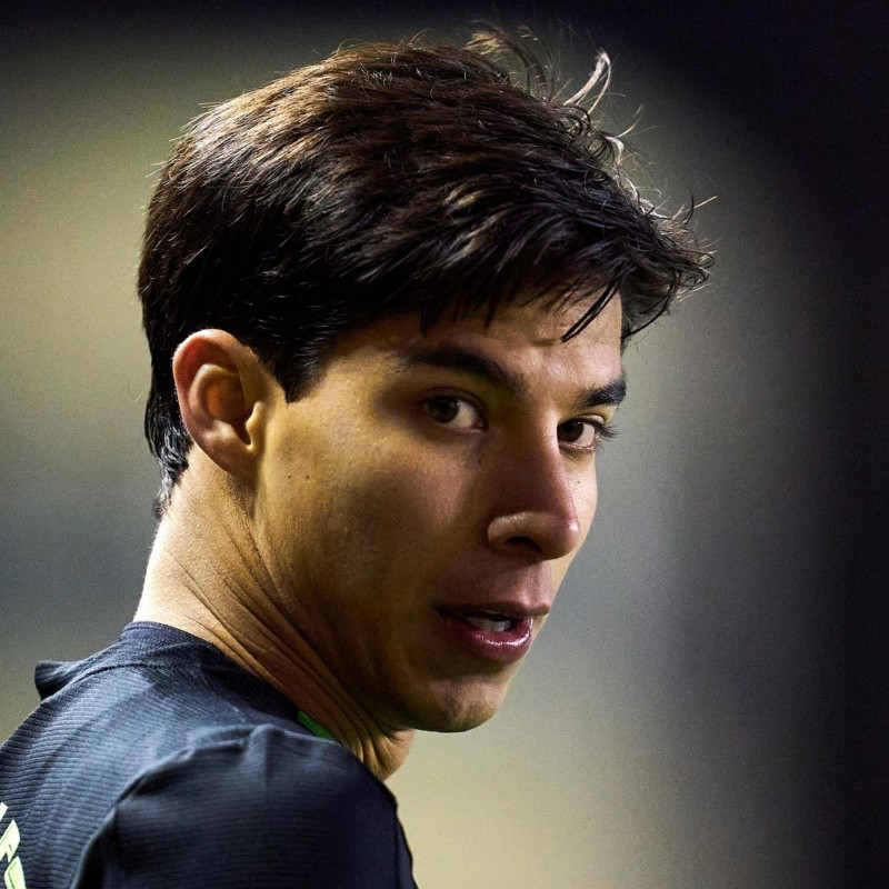 Diego Lainez cuenta con pocas chances de jugar el derbi sevillano