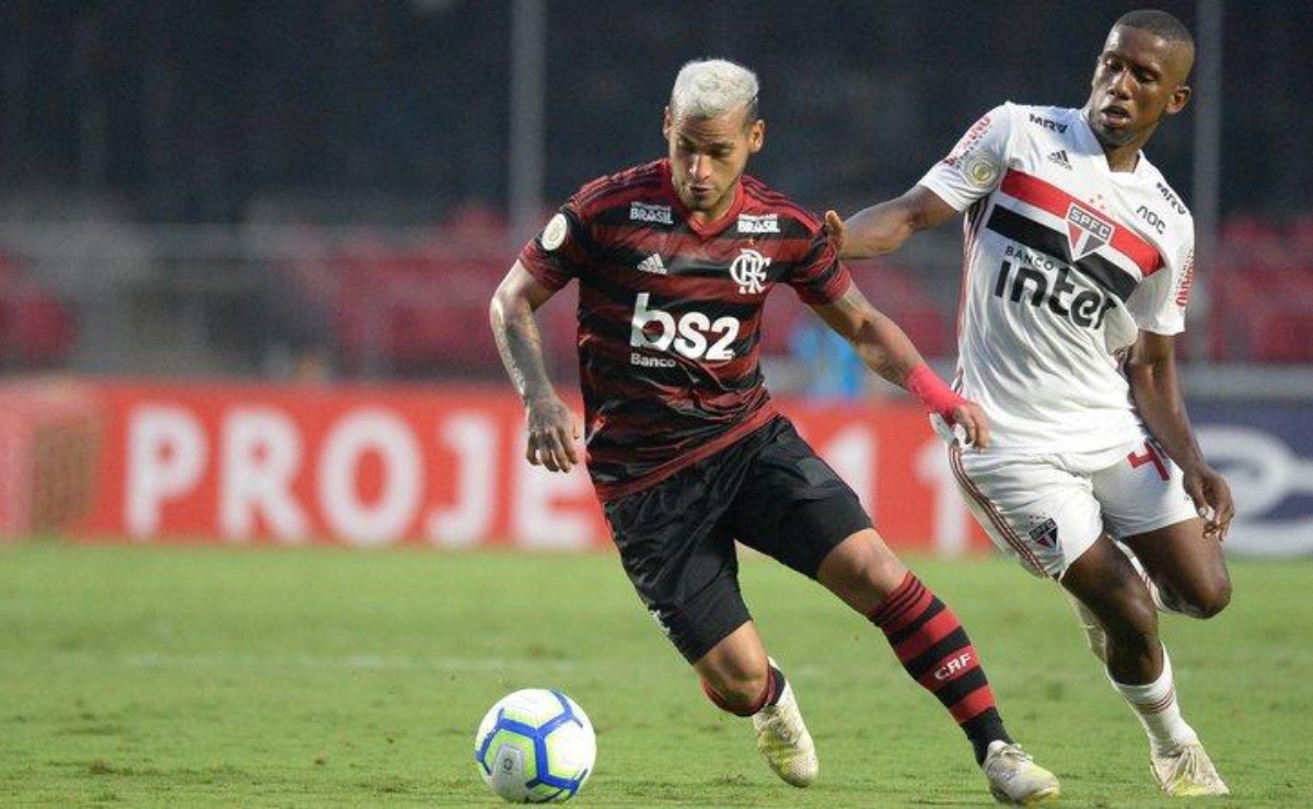 Trauco como meia pelo lado, marcação por zona e a volta da mobilidade no  Flamengo - Coluna do Fla