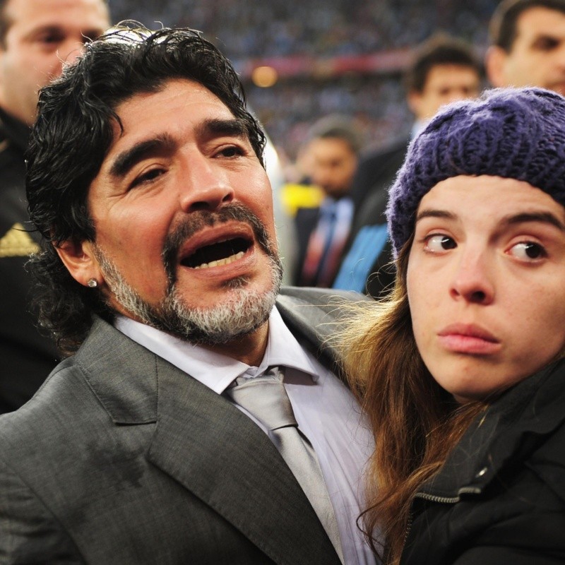 Dalma Maradona estalló en Twitter porque no le pasan el número de su papá