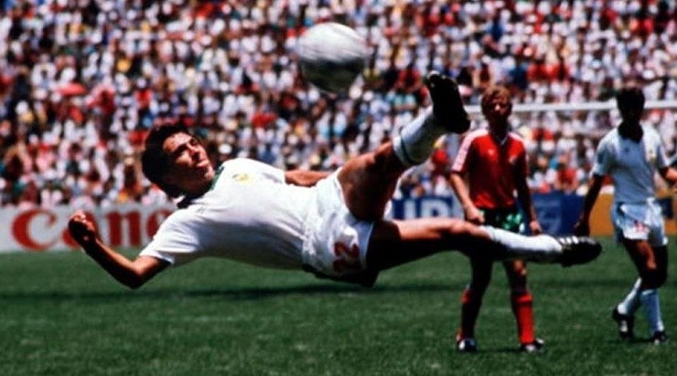 Uno de los goles más recordados de los Mundiales: La tijera de Manuel Negrete | Agencias