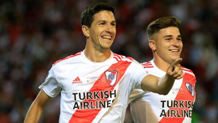 Nacho Fernández subió una foto con la camiseta de River y puso: "Extrañando"