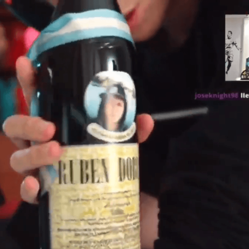 El Rubius le mostró un Fernet a Agüero y el Kun le enseñó cómo prepararlo