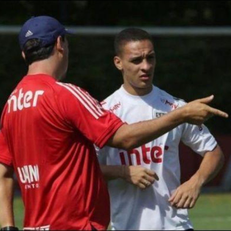 Diniz encontra substituto de Antony no elenco do São Paulo