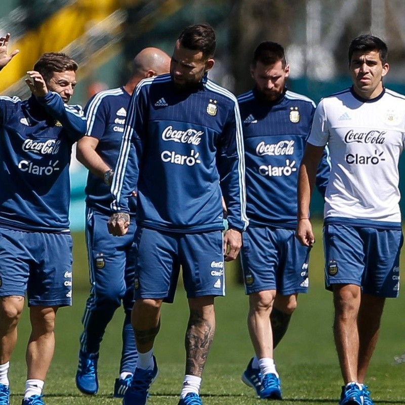 Papu Gómez contó que no le podía sacar la pelota a Messi