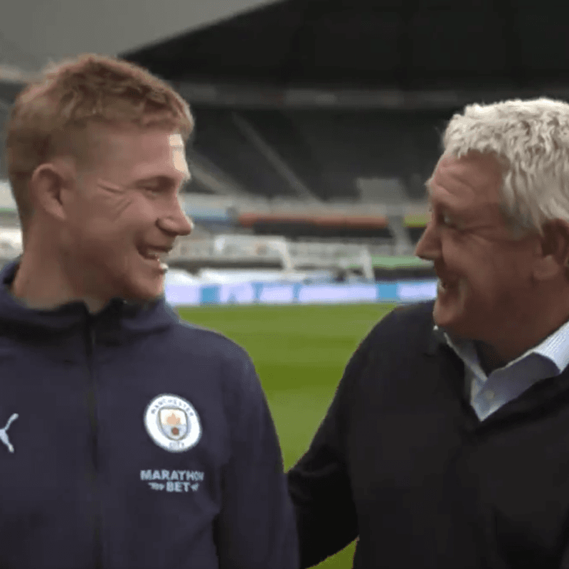 De Bruyne estaba dando una entrevista y el DT del Newcastle nos hizo llorar