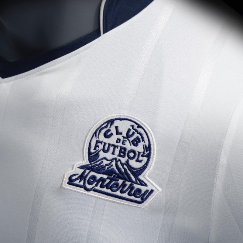 ¡Locura! Piden fortuna por playera de Monterrey