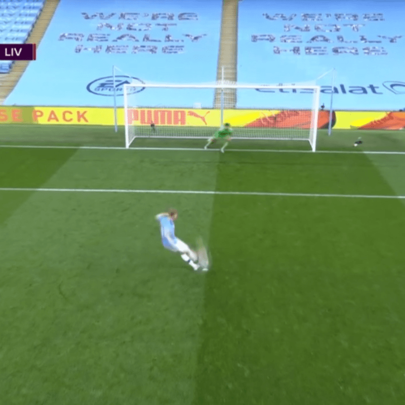 De Bruyne cambió penal por gol y puso en ventaja al City sobre el Liverpool