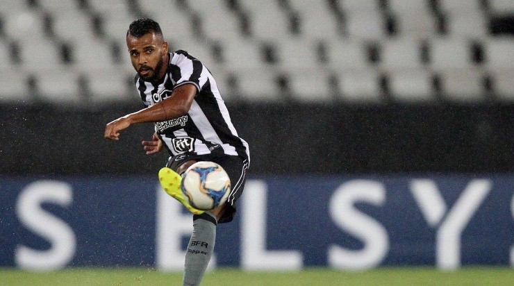 Alex Santana pode deixar o Botafogo - Foto: Vitor Silva/Botafogo.