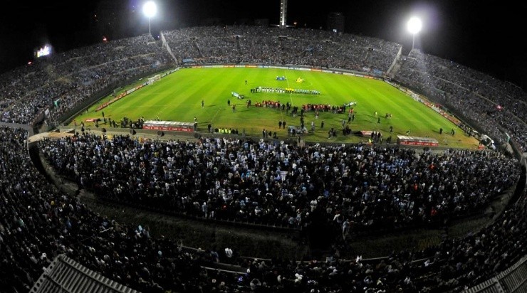 Estádio Centenário, em Montevidéu, pode ser uma das sedes para o término da Libertadores em 2020 (Foto: Getty Images)