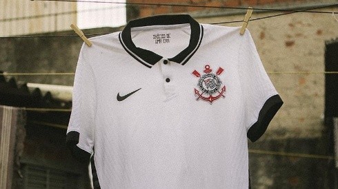 Corinthians acerta com novo patrocinador para as mangas da camisa