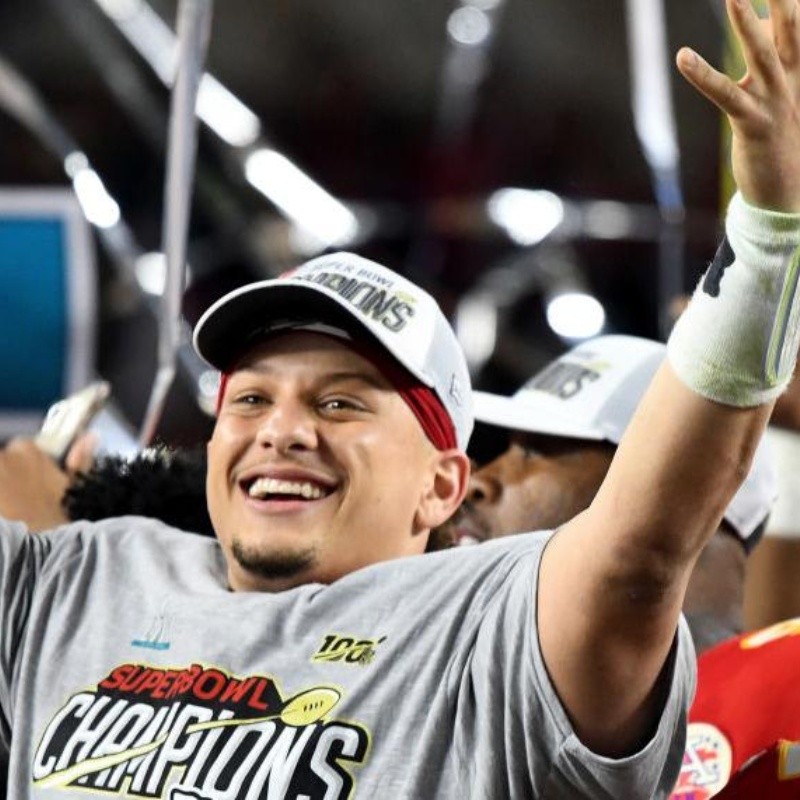 Lo que se podría comprar con el contrato de Mahomes en México