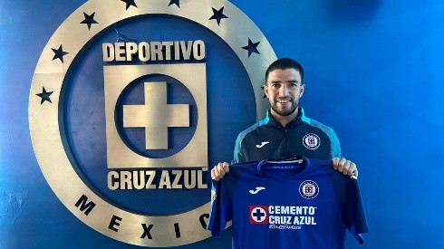 Galería: Ignacio Rivero luce su nueva camiseta de Cruz Azul