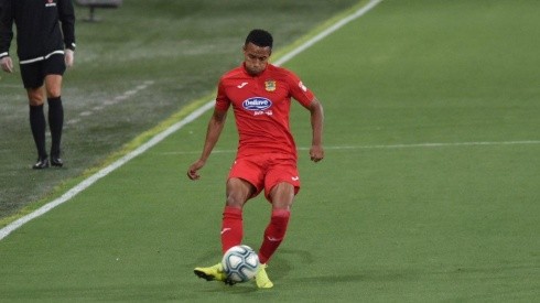 Jeisson Martínez tiene 25 años y juega de delantero.