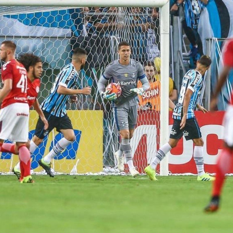 Sem espaço no Grêmio, Brenno vira alvo do Pelotas