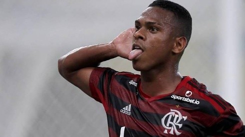 Flamengo acerta saída de Lucas Silva ao Paços de Ferreira (POR)
