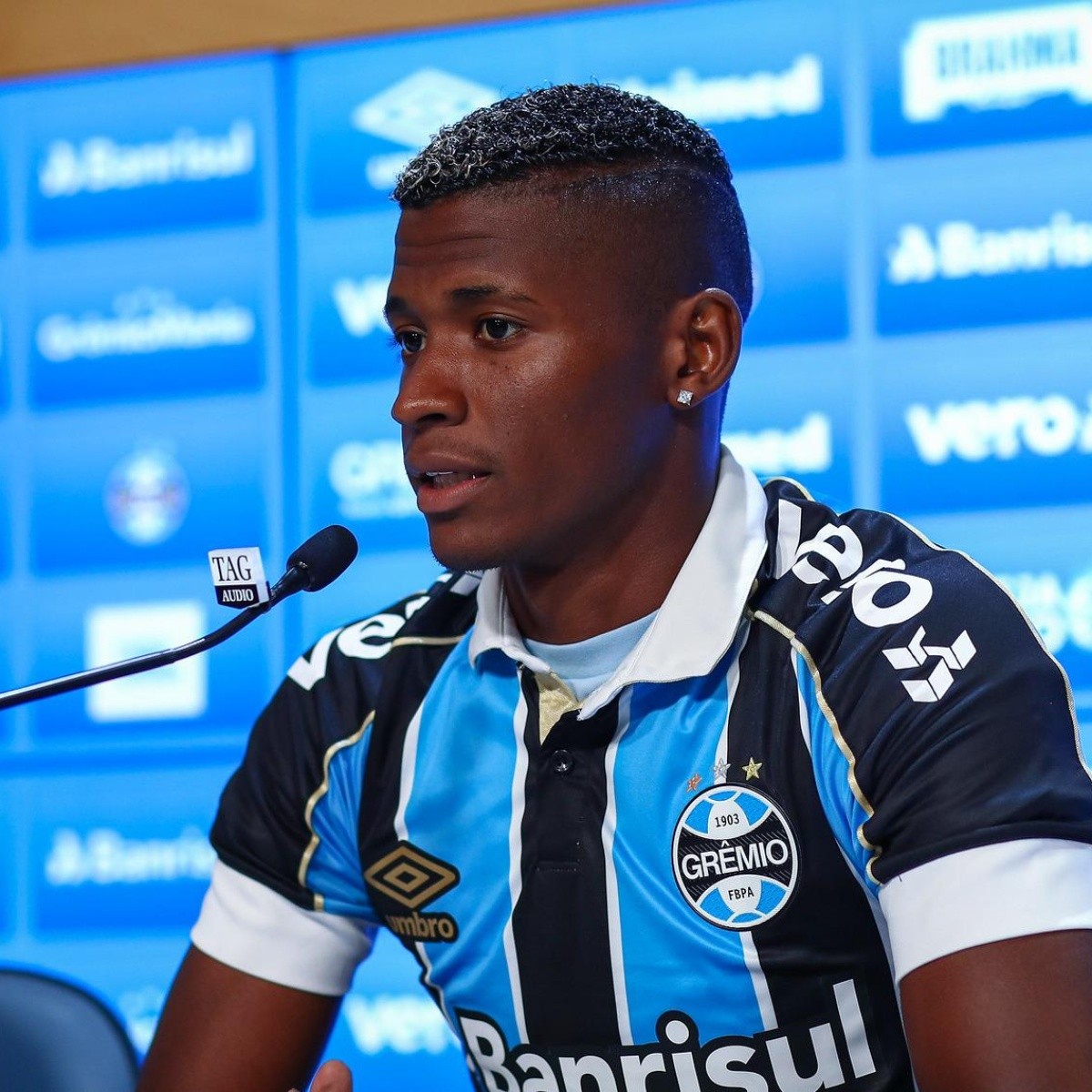 Apos Cruzeiro Solicitar Retorno De Orejuela Gremio Bate O Martelo E Define O Futuro Do Lateral Bolavip Brasil