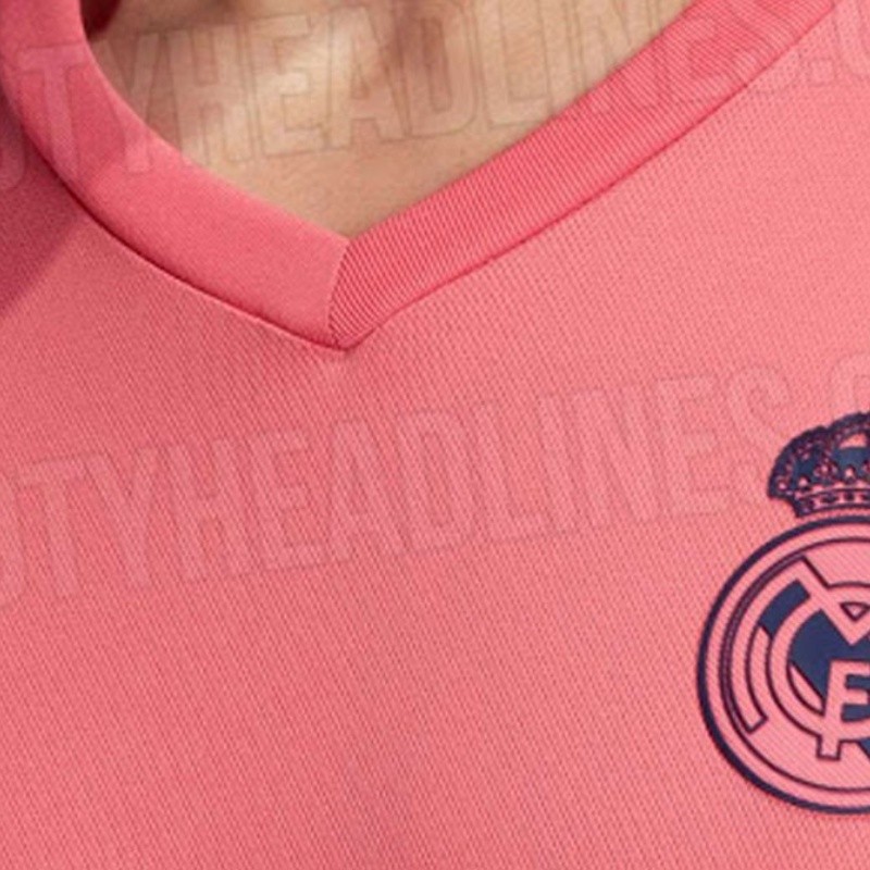 Imposible que no sea polémica: la nueva camiseta suplente del Real Madrid