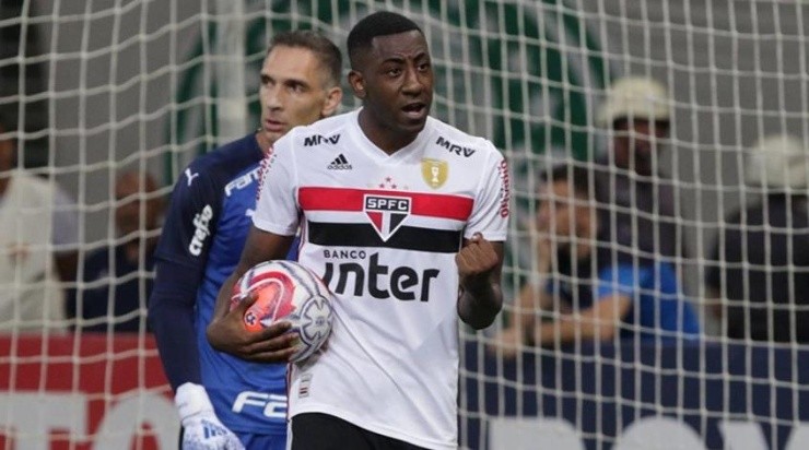 Carneiro não se firmou no São Paulo. (Foto: Rubens Chiri/saopaulofc.net)