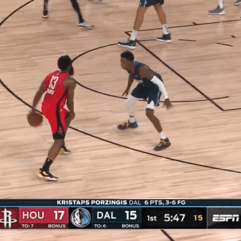 No erró: James Harden la rompió en el primer cuarto y lo sufre Dallas Mavericks