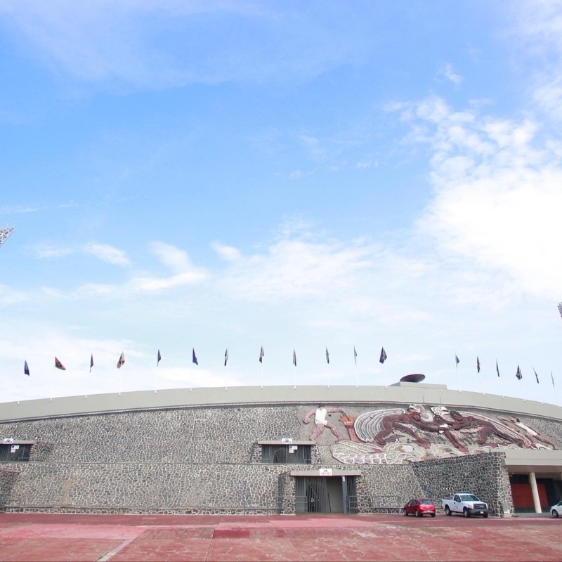 El Estadio Universitario amaneció con banderas provocativas contra Pumas