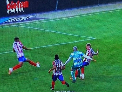 Valdés marcó un golazo pero el VAR salvó a Chivas