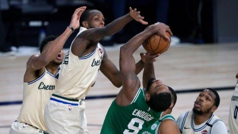 La defensa de los Milwaukee Bucks (Getty Images)
