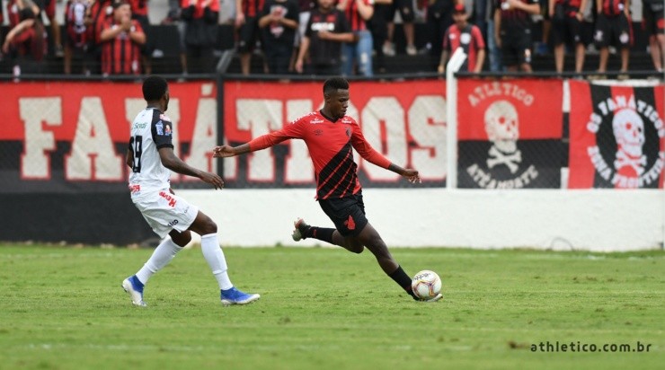 Zagueiro participou de apenas 2 jogos - Foto: Divulgação/Athletico.
