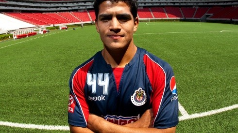 "Chapito" debutó como profesional con un exótico número 44 en su dorsal